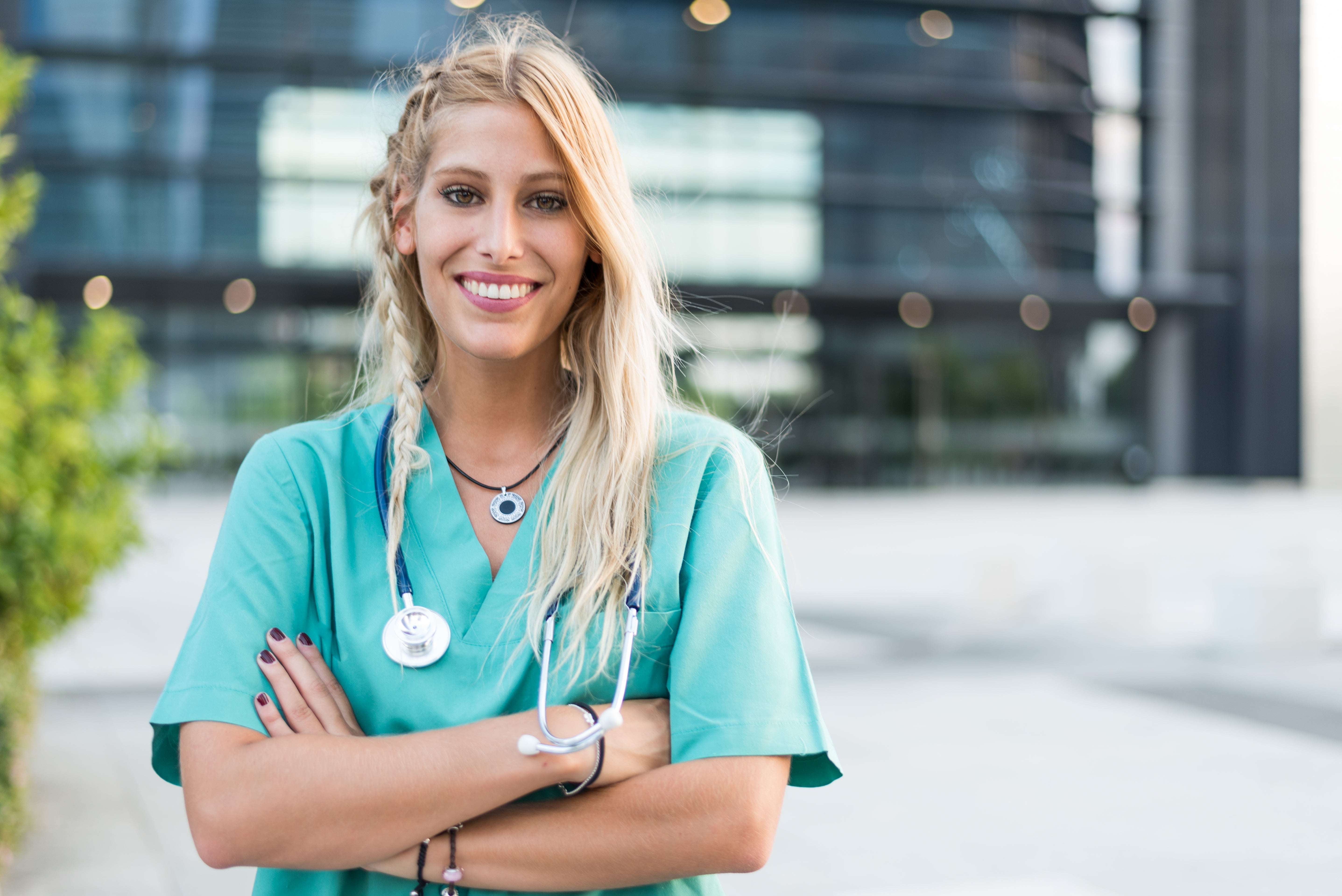 Blouse Médicale Femme Originale : Osez le Style au Service du Soin